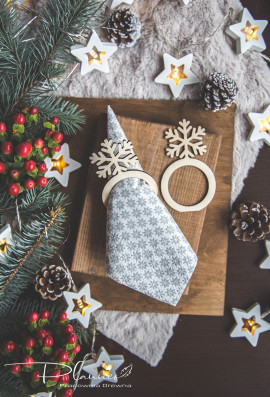 Drewniane obręcze na serwetki