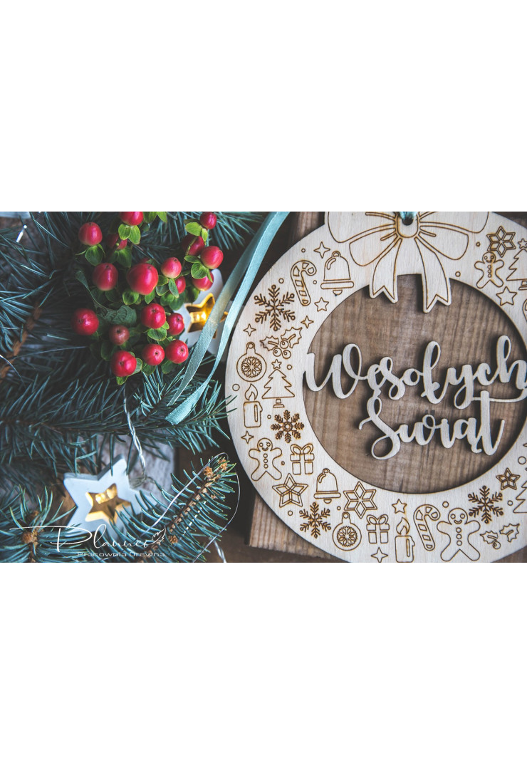 Drewniany wianek na drzwi