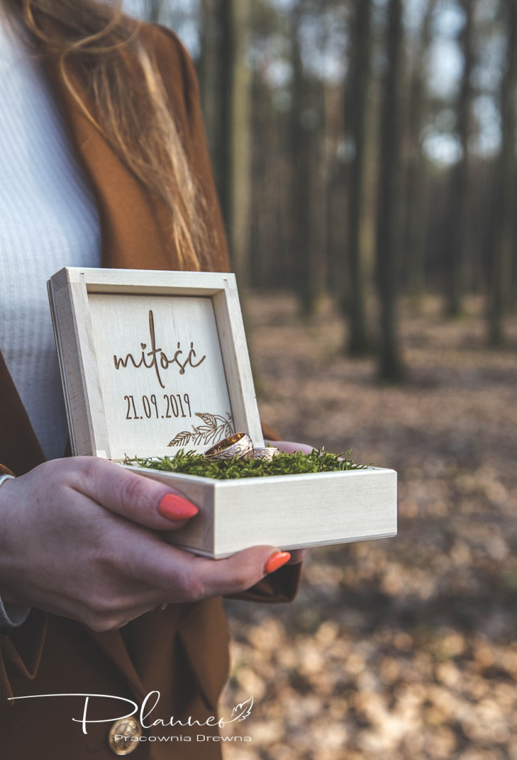 Drewniane pudełko na obrączki