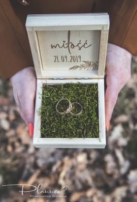 Drewniane grawerowane pudełko na obrączki