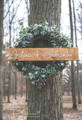 Deska drewniana z imionami