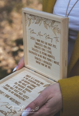 Grawerowane pudełko prośba o błogosławieństwo liście