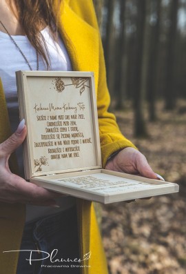 Drewniane grawerowane pudełko prośba o błogosławieństwo