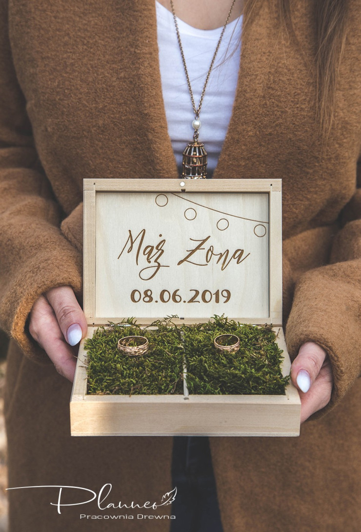 Grawerowane pudełko na obrączki