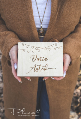 Drewniane grawerowane pudełko na obrączki