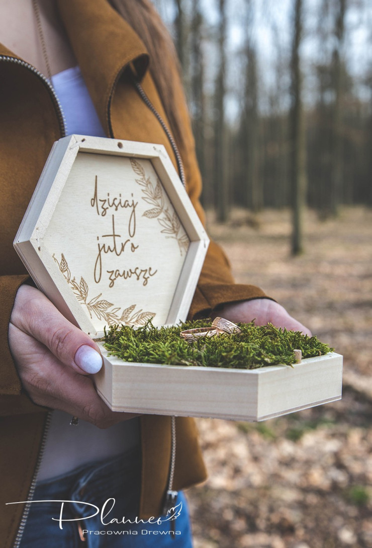 Grawerowane pudełko na obrączki sześcian