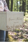 Drewniana grawerowana skrzynka na koperty natura