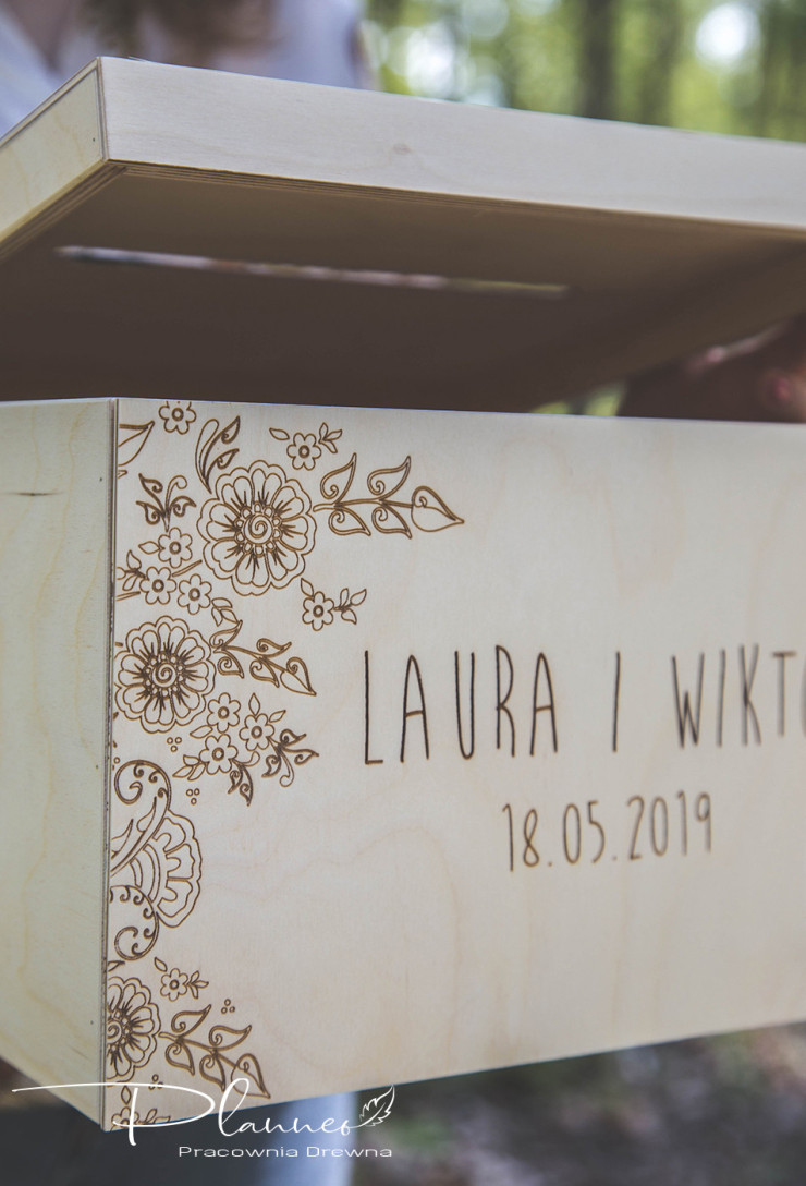 Grawerowana skrzynka na koperty folklor