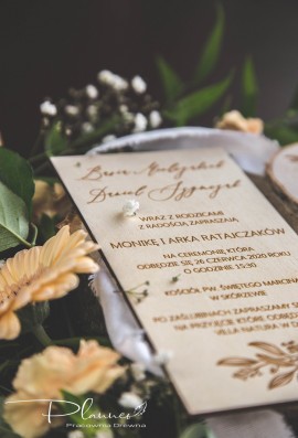 Drewniane grawerowane zaproszenia ślubne liście