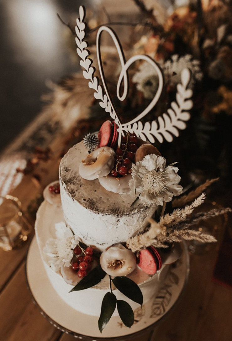 Topper Wieniec z sercem na torcie