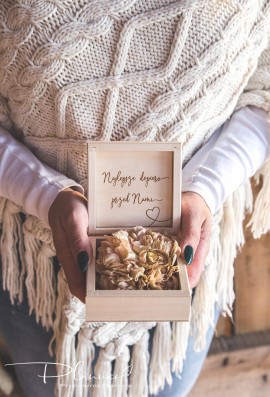 Drewniane grawerowane pudełko na obrączki