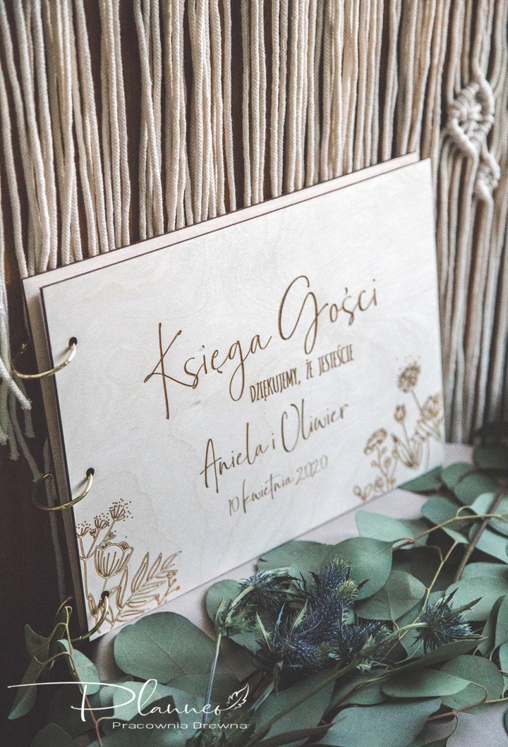 Drewniana grawerowana Księga Gości