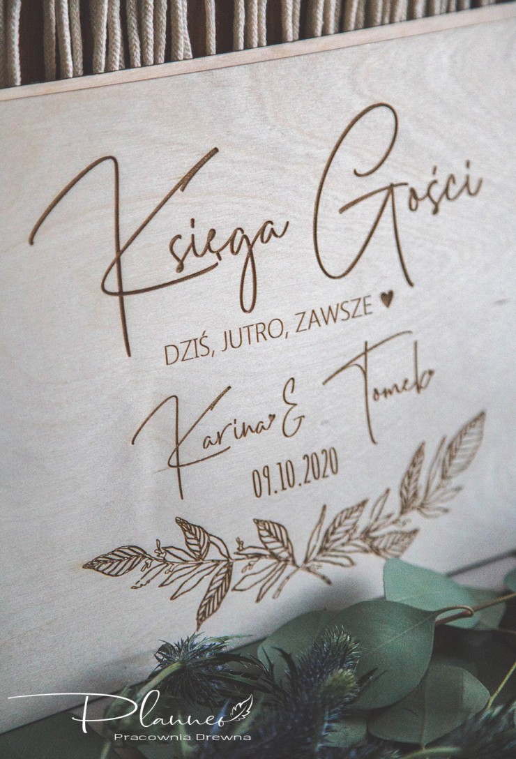 Drewniana grawerowana Księga Gości