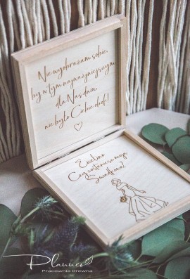 Drewniana prośbą o świadkowanie