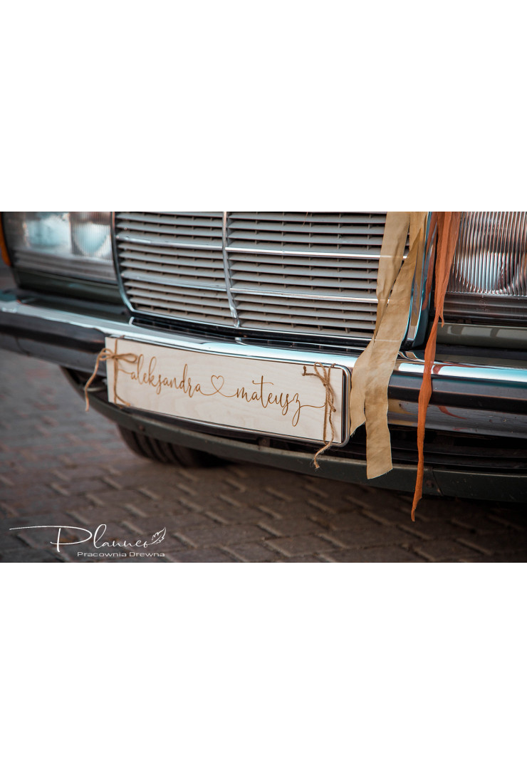 Drewniana tablica rejestracyjna