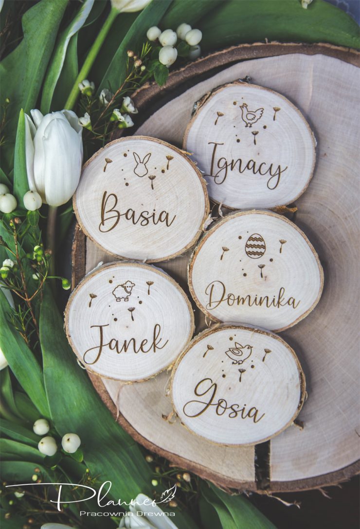 Plastry drewna z imionami