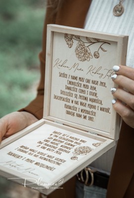 Drewniane grawerowane pudełko prośba o błogosławieństwo