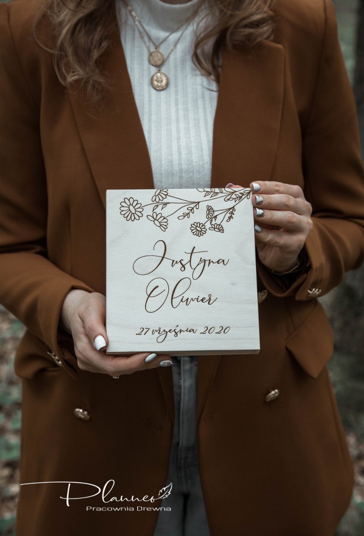 Drewniane grawerowane pudełko prośba o błogosławieństwo