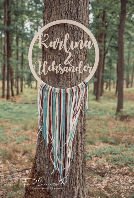 Drewniana obręcz imiona Pary Młodej ze wstążkami