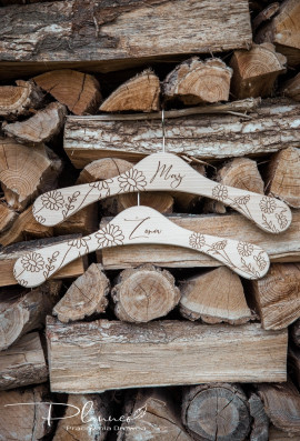 Wieszaki grawerowane stokrotki