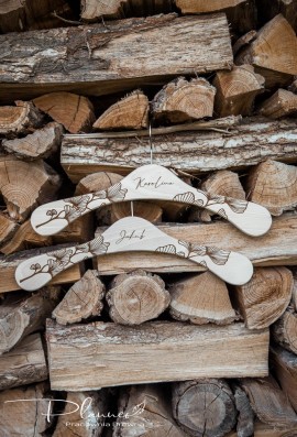 Wieszaki grawerowane