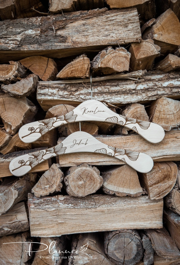 Wieszaki grawerowane