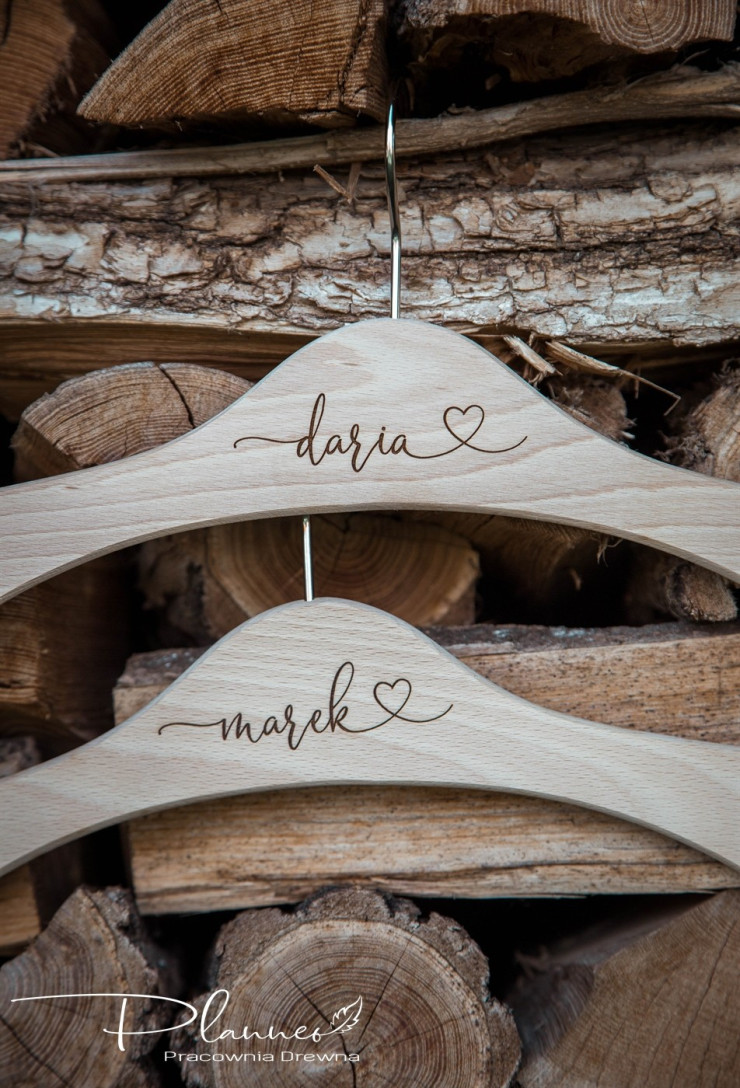 Wieszaki grawerowane