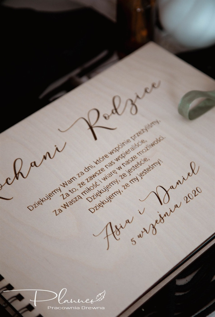 Drewniany grawerowany album dla rodziców minimalistyczny