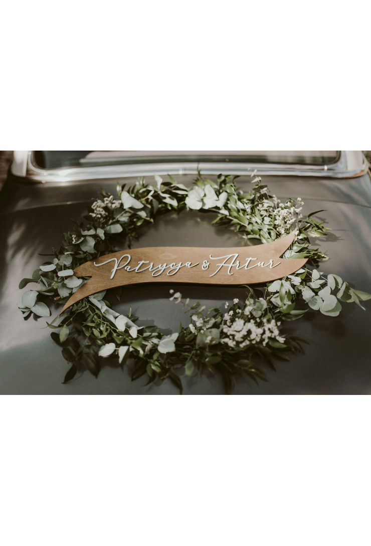 Wstęga z imionami z drewna