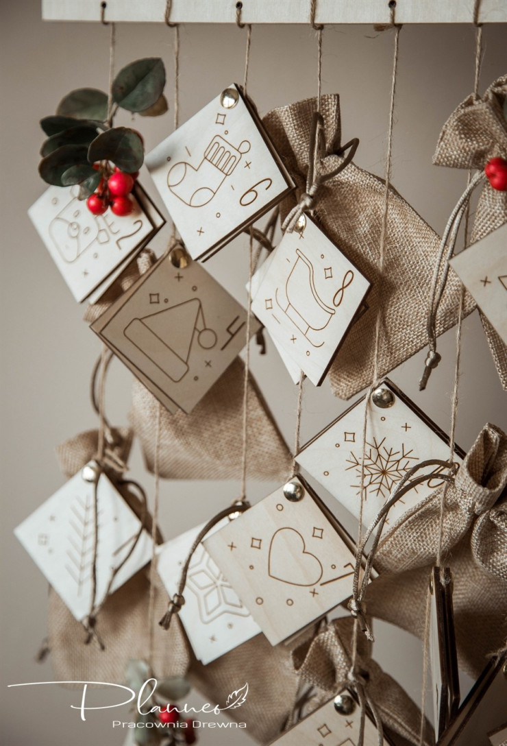 Drewniany kalendarz adwentowy