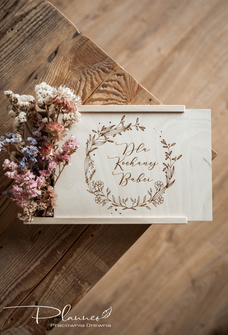 Drewniane pudełko na zdjęcia