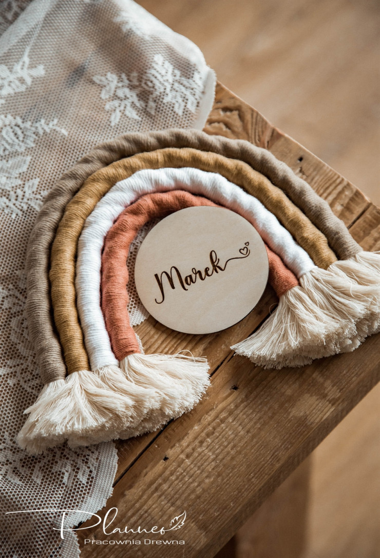 Tabliczki z miesiącami serduszka zawijasy