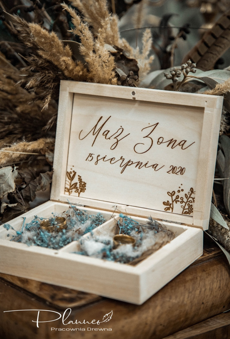 Grawerowane pudełko na obrączki natura drewno