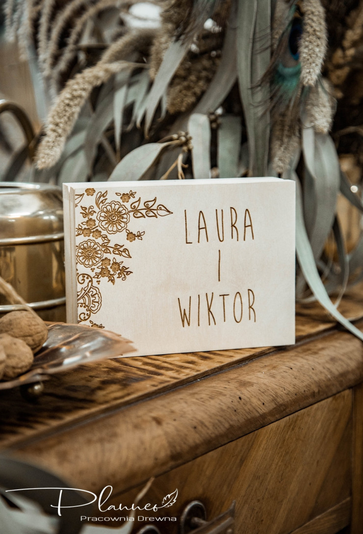 Drewniane pudełko na obrączki folklor