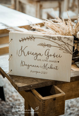 Drewniana grawerowana Księga Gości lawenda