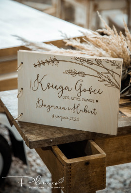 Drewniana grawerowana Księga Gości