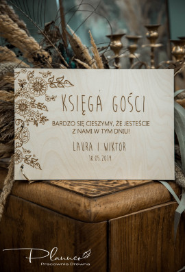 Drewniana grawerowana Księga Gości