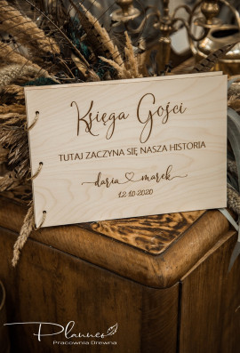 Drewniana grawerowana Księga Gości serce