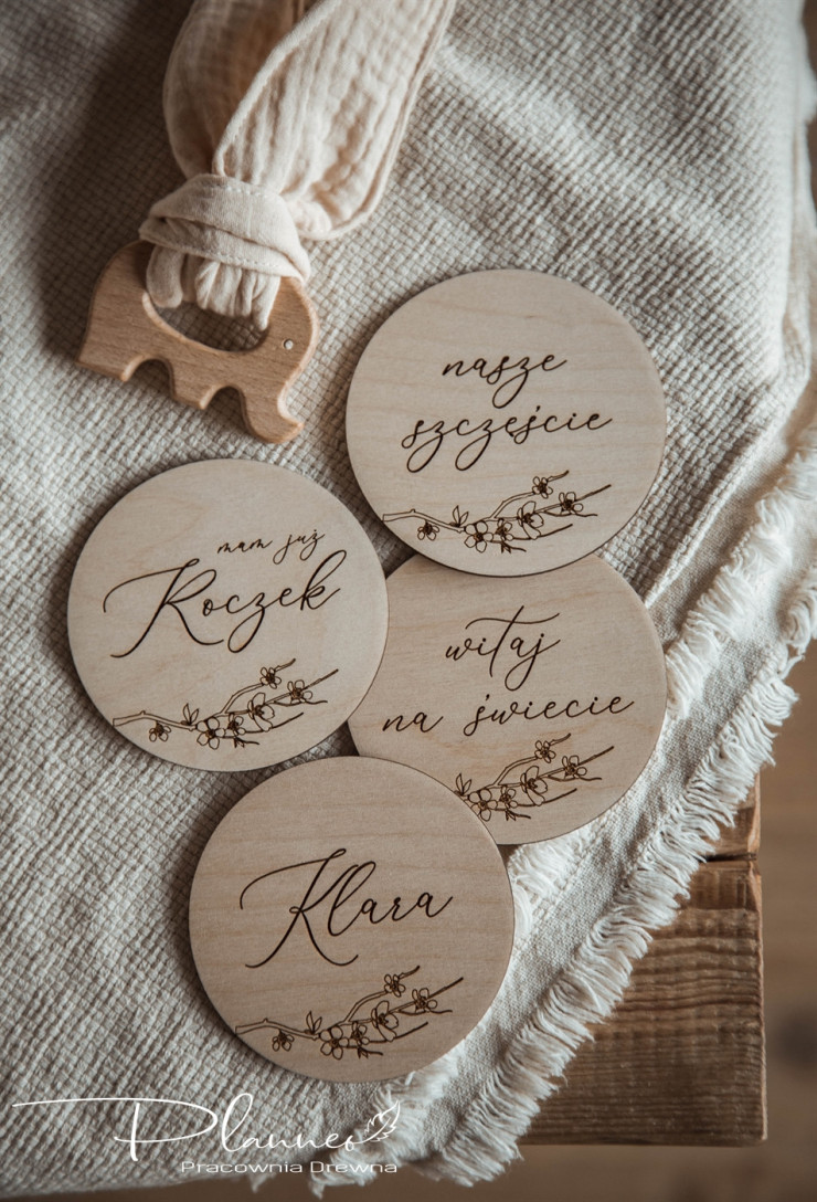 Tabliczki z miesiącami kwiat wiśni