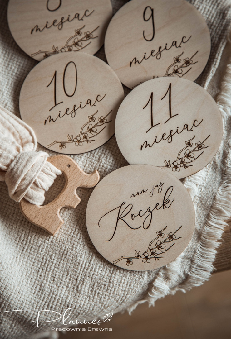 Tabliczki z miesiącami kwiat wiśni