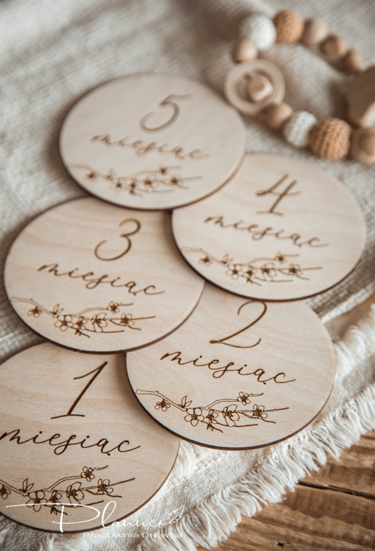 Tabliczki z miesiącami kwiat wiśni