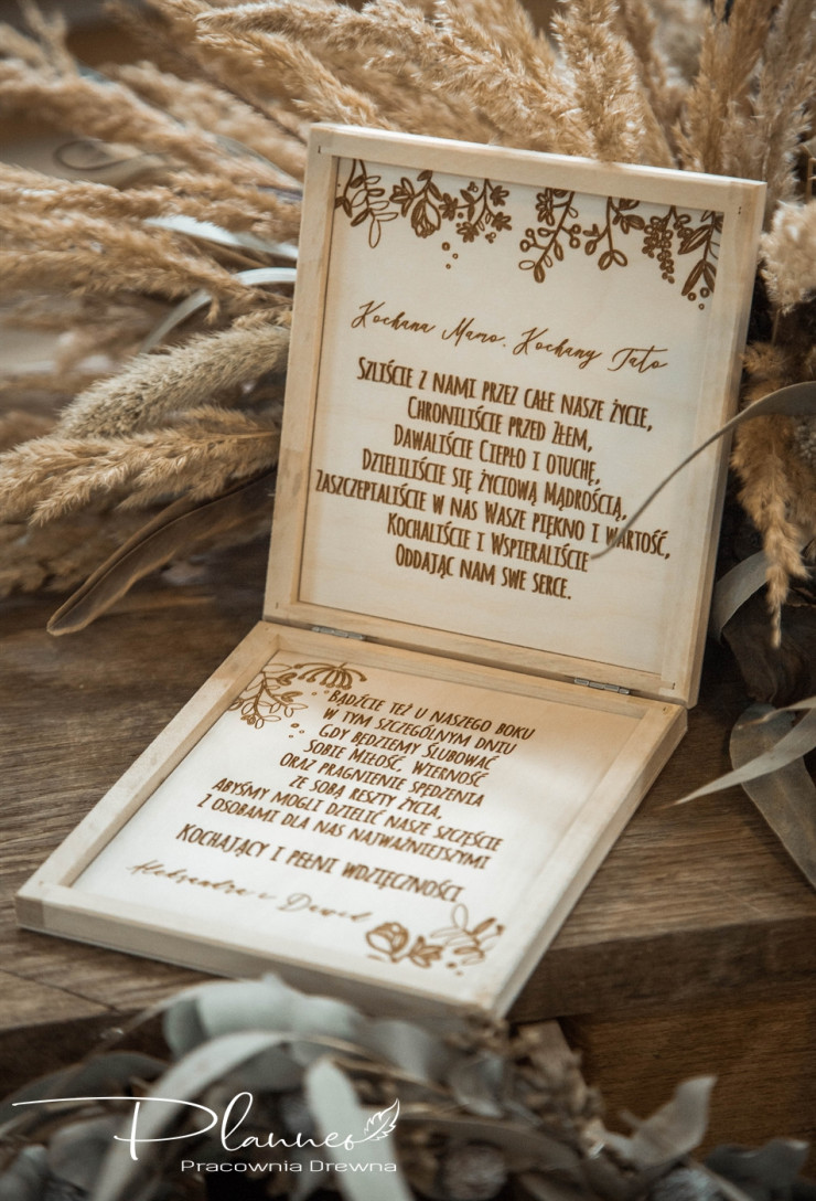 Drewniane grawerowane pudełko prośba o błogosławieństwo