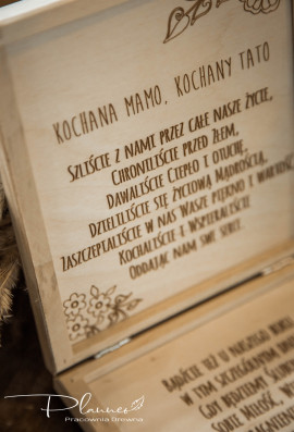 Grawerowane pudełko prośba o błogosławieństwo