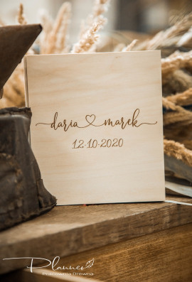 Grawerowane pudełko prośba o błogosławieństwo