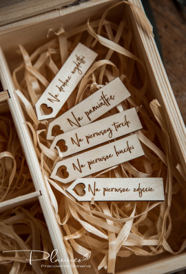 Szkatułka z przegródkami na pamiątki