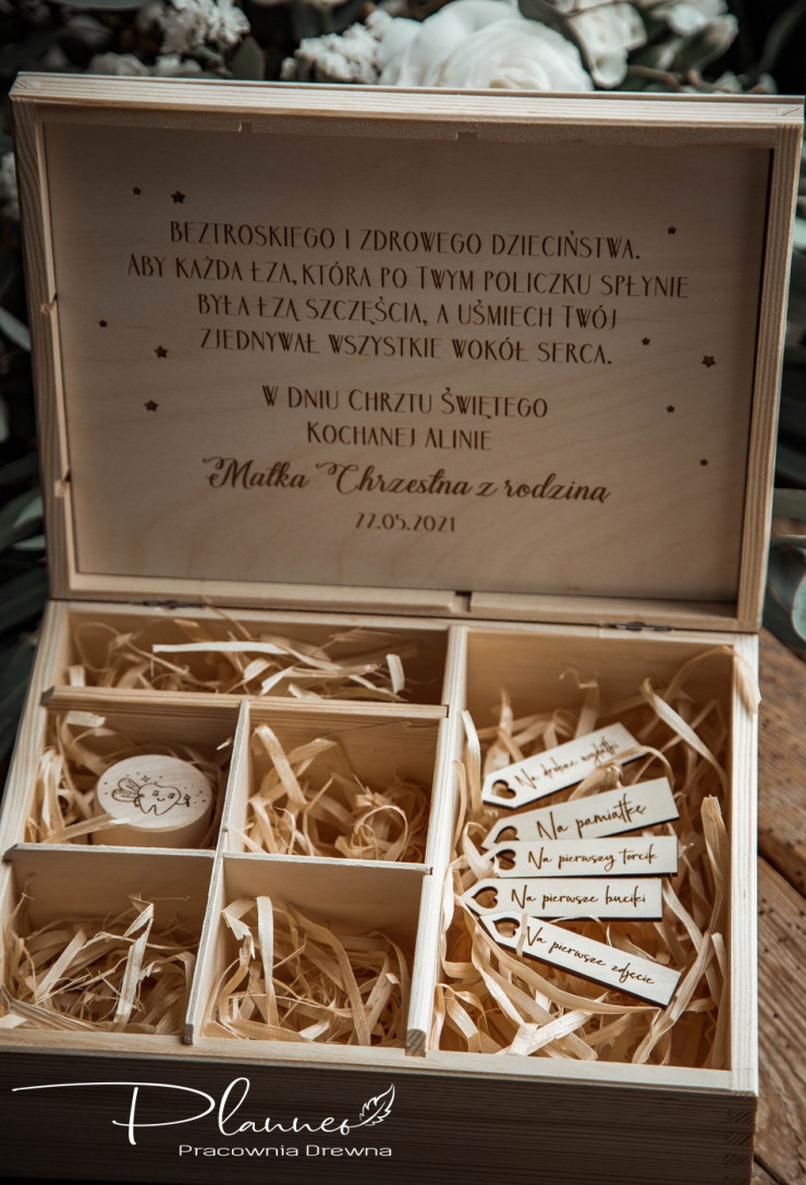 Szkatułka drewniana z przegródkami