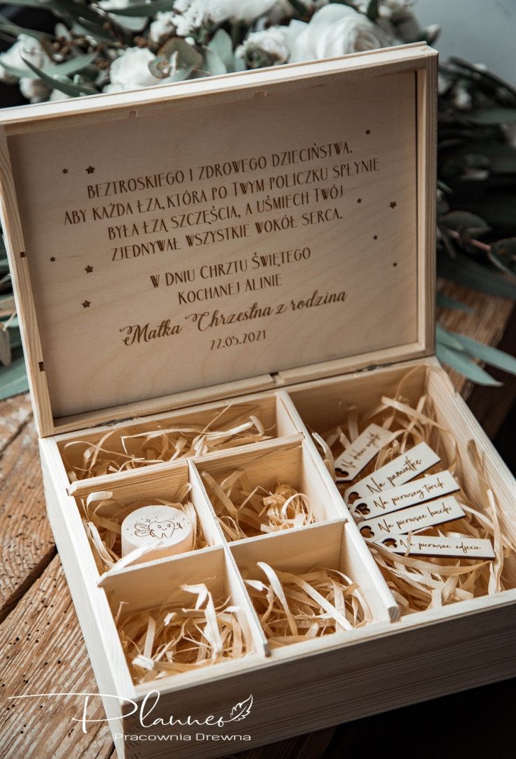 Szkatułka z przegródkami na moje pierwsze