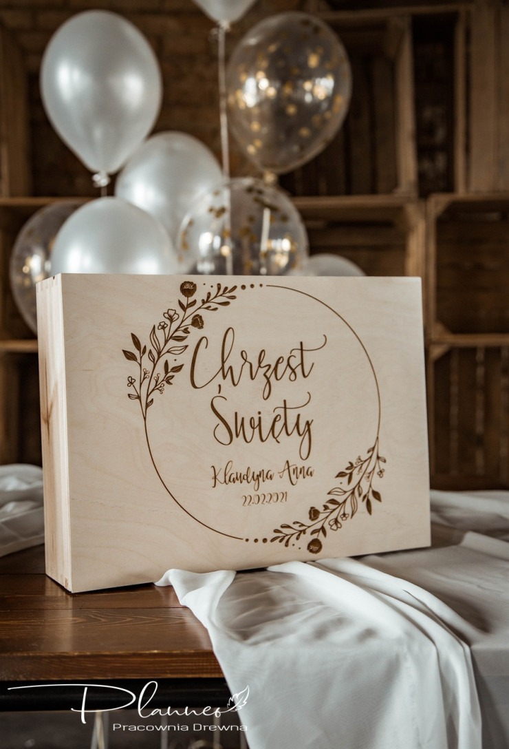 Duża grawerowana szkatułka Chrzest Święty