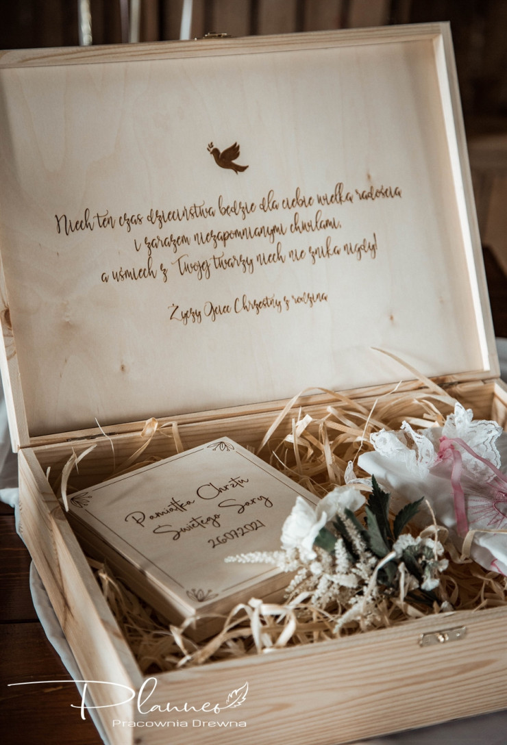 Duża grawerowana szkatułka Chrzest