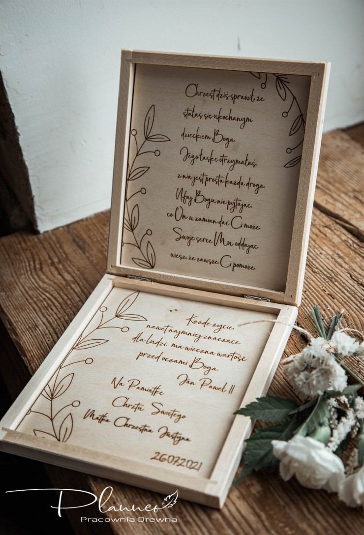 Pamiątka Chrztu Świętego drewniana szkatułka